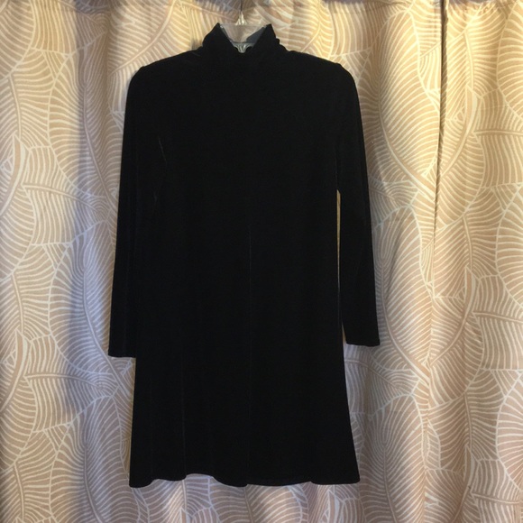 Velvet little black dress, long sleeve - Picture 1 of 3